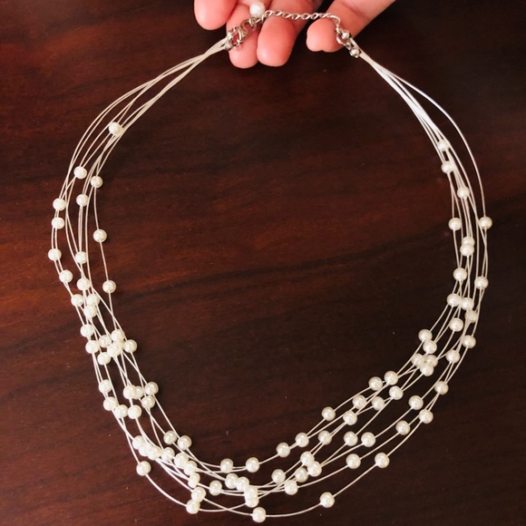Beautiful Faux Pearls Necklace - Picture 4 of 7